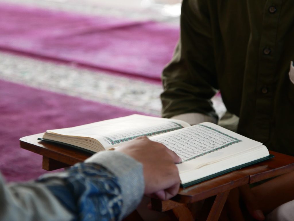 Guiding students in learning the Quran