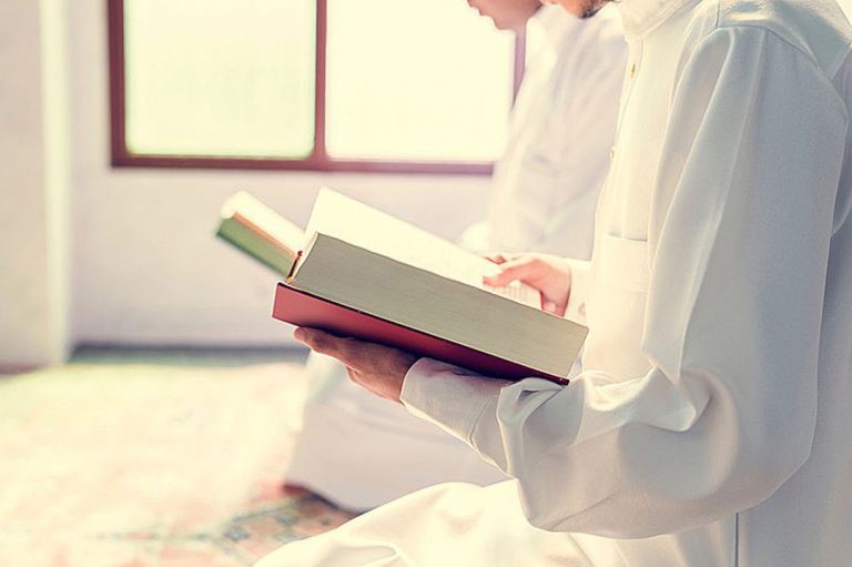 Reciting-the-Noble-Quran