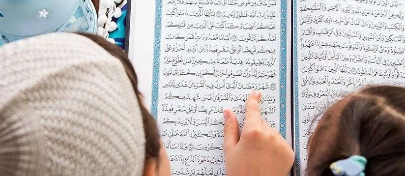 The Similarities and Differences Between (ث ، س)